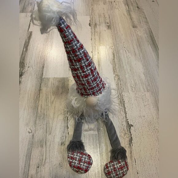 Seasonal Gnome Decoration - Picture 1 of 3